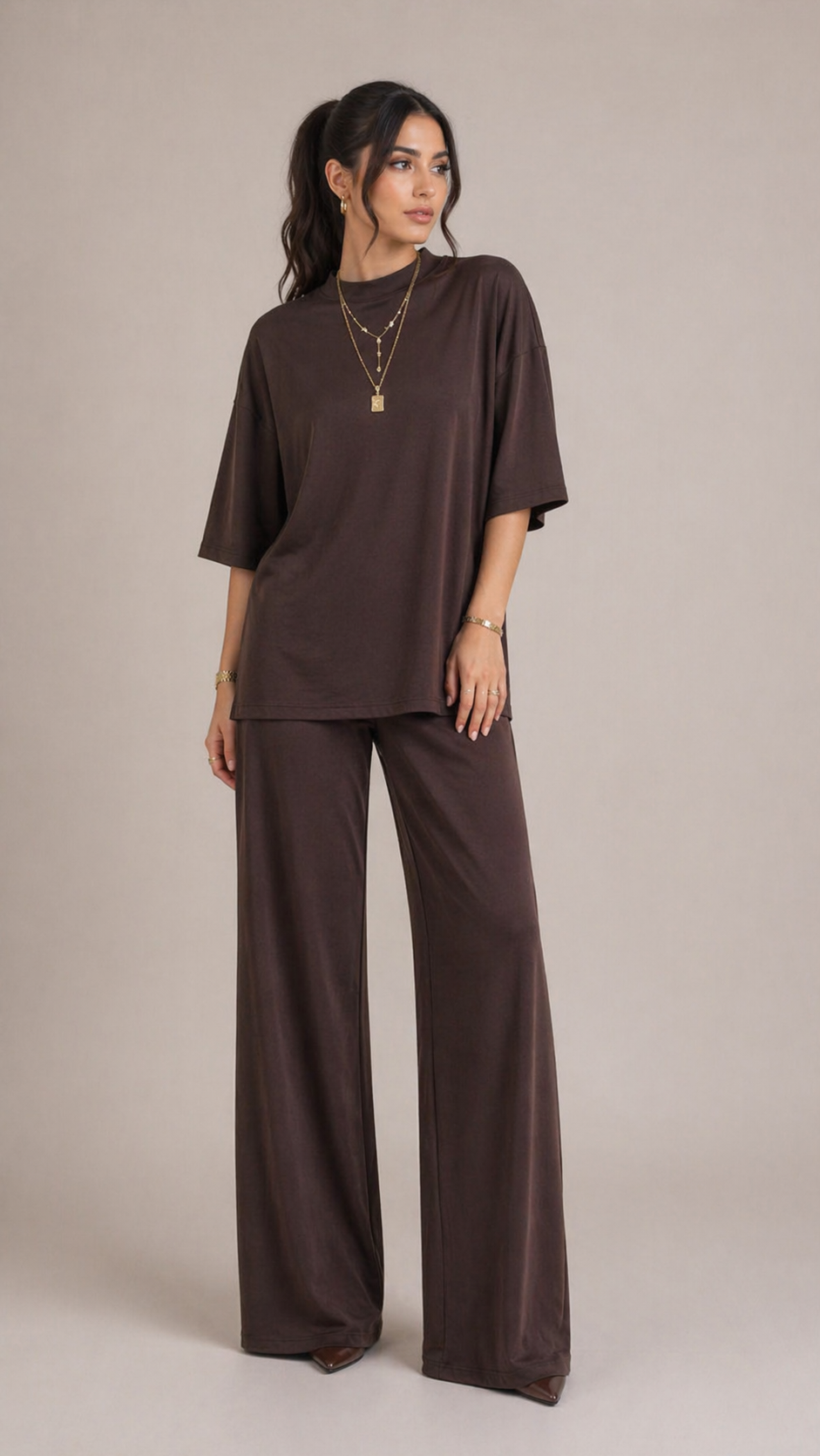  Chocolate brown lounge set for women with relaxed fit tee and wide-leg pants, soft cotton blend two-piece outfit