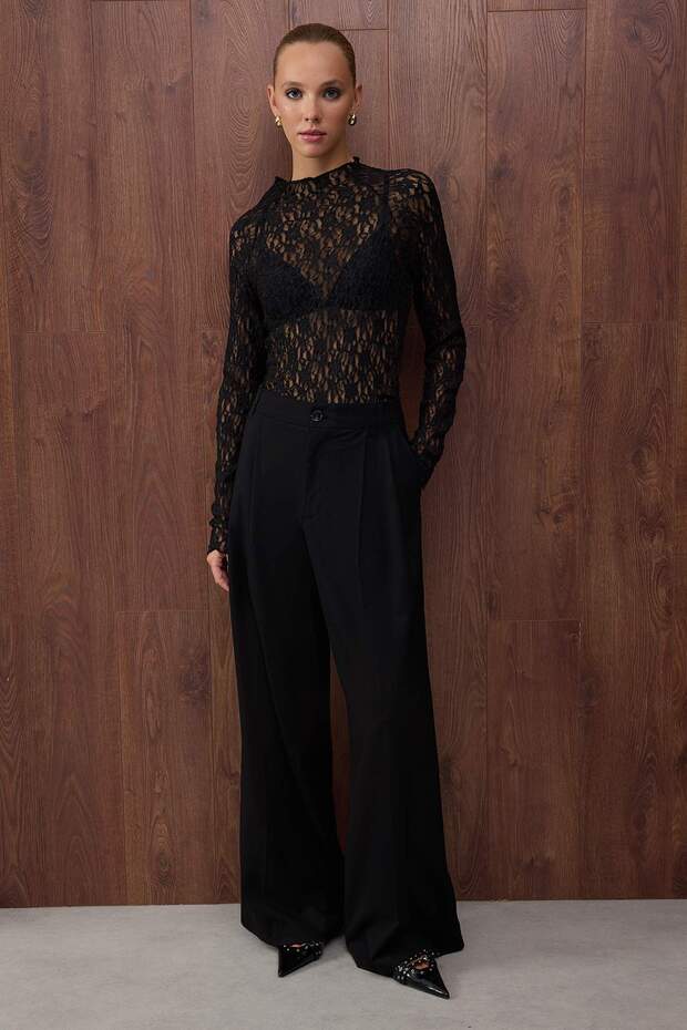 Black Sheer Lace Long-Sleeve Top – AtikaStyle