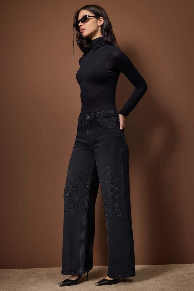 Chic Black Stone Embellished Mid-Rise Wide Leg Denim Jeans