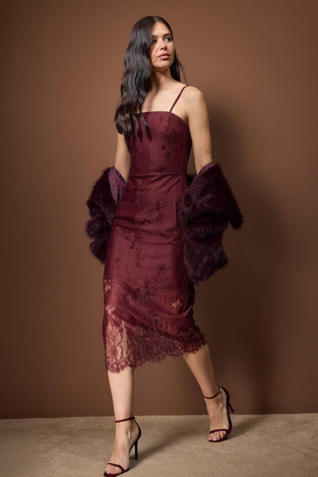  Women’s burgundy satin spaghetti-strap midi dress with lace detailing — AtikaStyle”
