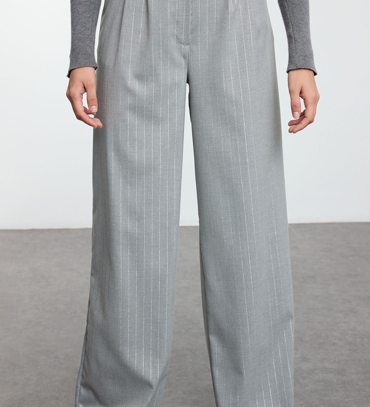 Women’s Grey Pinstripe Wide-Leg Trousers – Sophisticated Tailored Pants for Office & Casual Wear