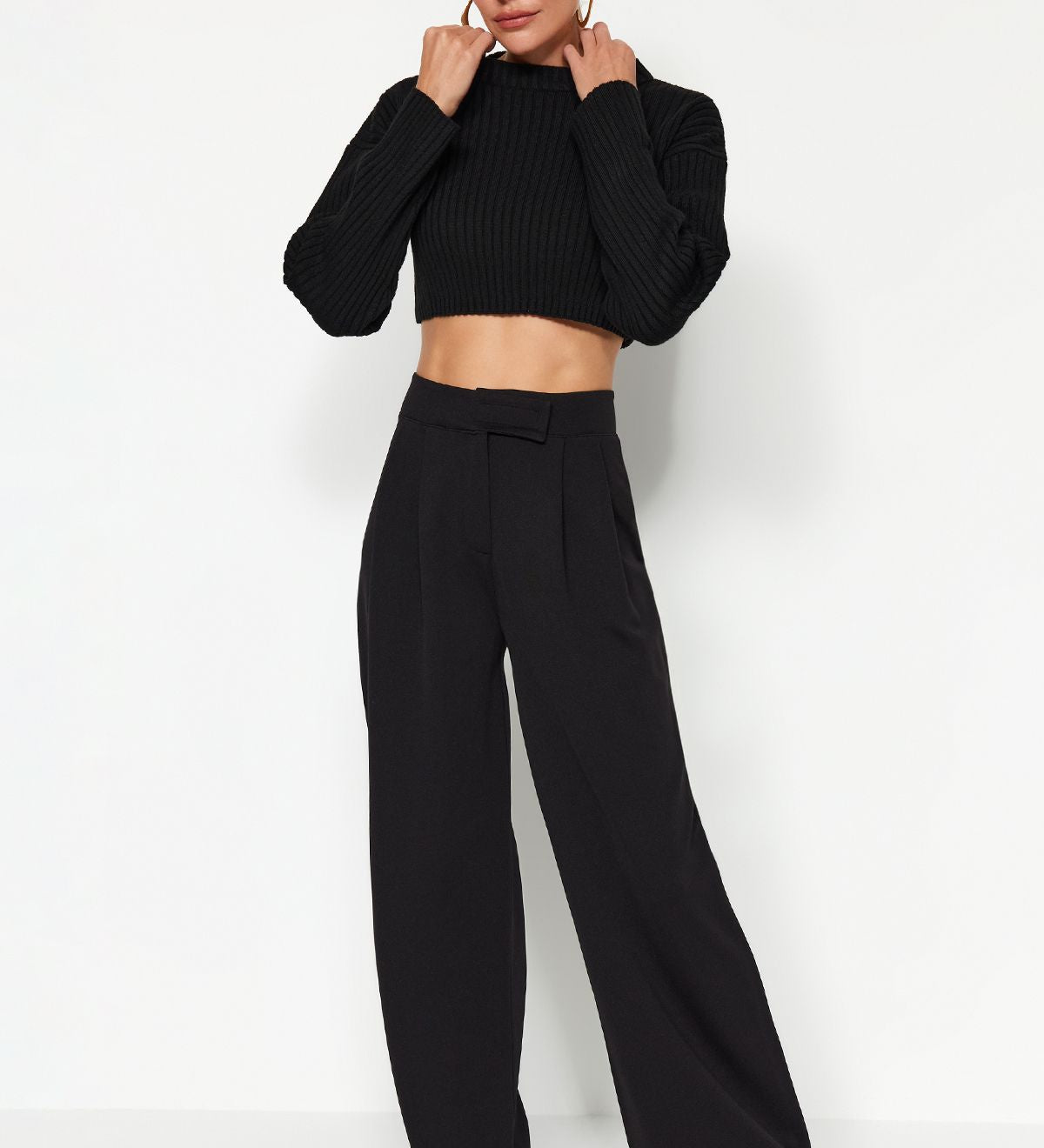  High-waisted wide leg trousers
• Black pleated dress pants
• Women’s high-rise wide leg pants
• Elegant black trousers
• Formal wide leg trousers
• Tailored black pants
• Classic wide leg pants
• Office wear black trousers
• Sophisticated dress pants
• Relaxed fit pleated trousers