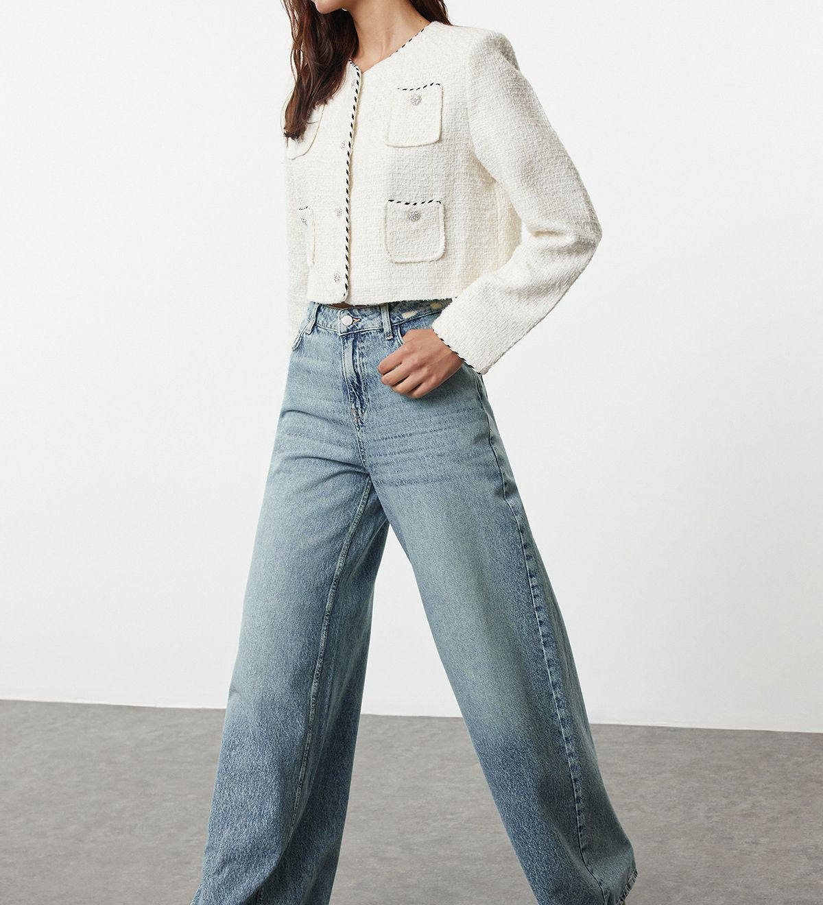 Upgrade your denim collection with our Women’s Wide-Leg High-Waisted Jeans. Featuring a flattering high-rise fit and vintage wash, these relaxed jeans offer both comfort and style for any casual look. Shop now for timeless fashion!