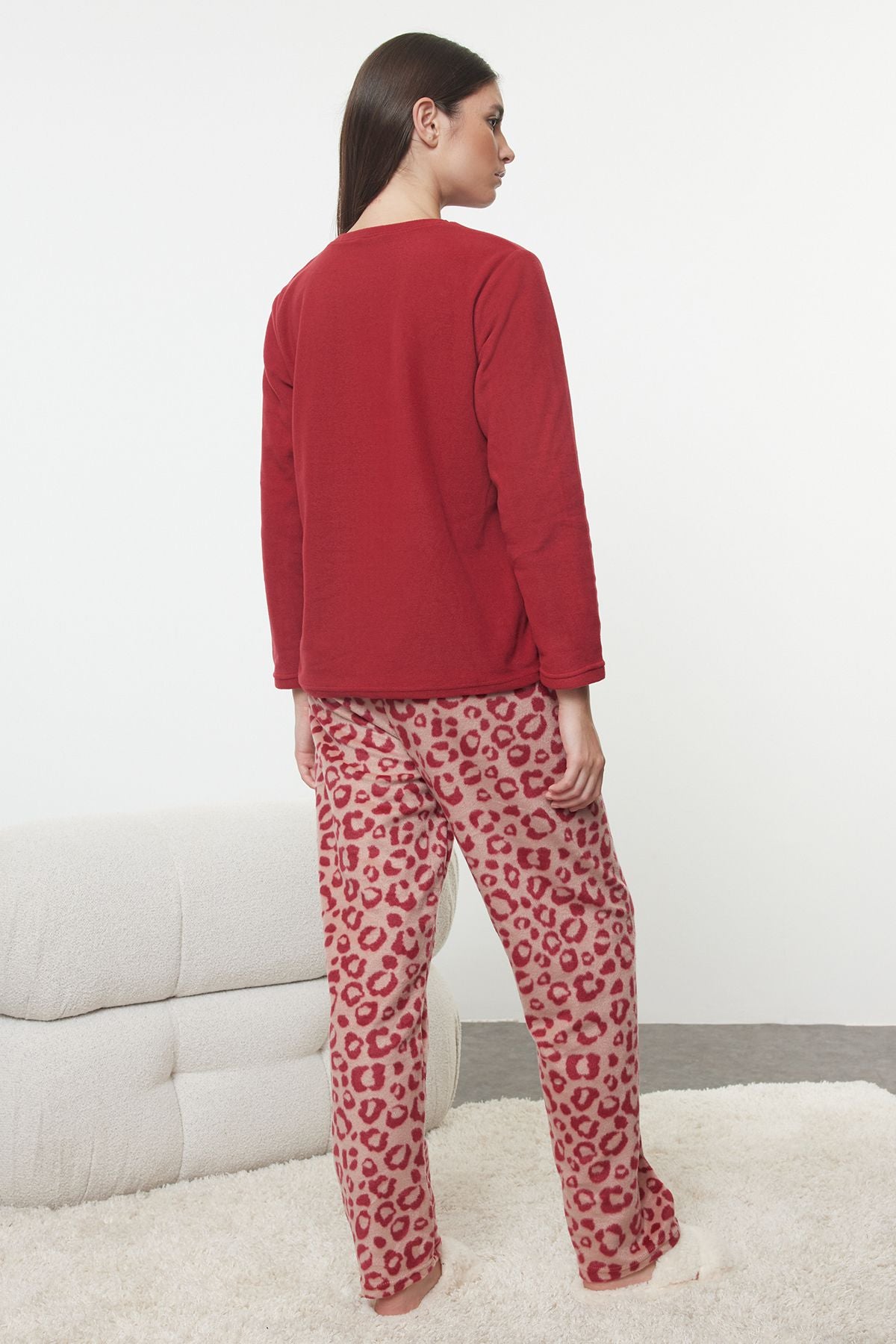 Women’s Red Leopard Print Fleece Pajama Set – Cozy Winter Lounge Wear