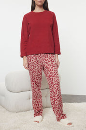 Women’s Red Leopard Print Fleece Pajama Set – Cozy Winter Lounge Wear