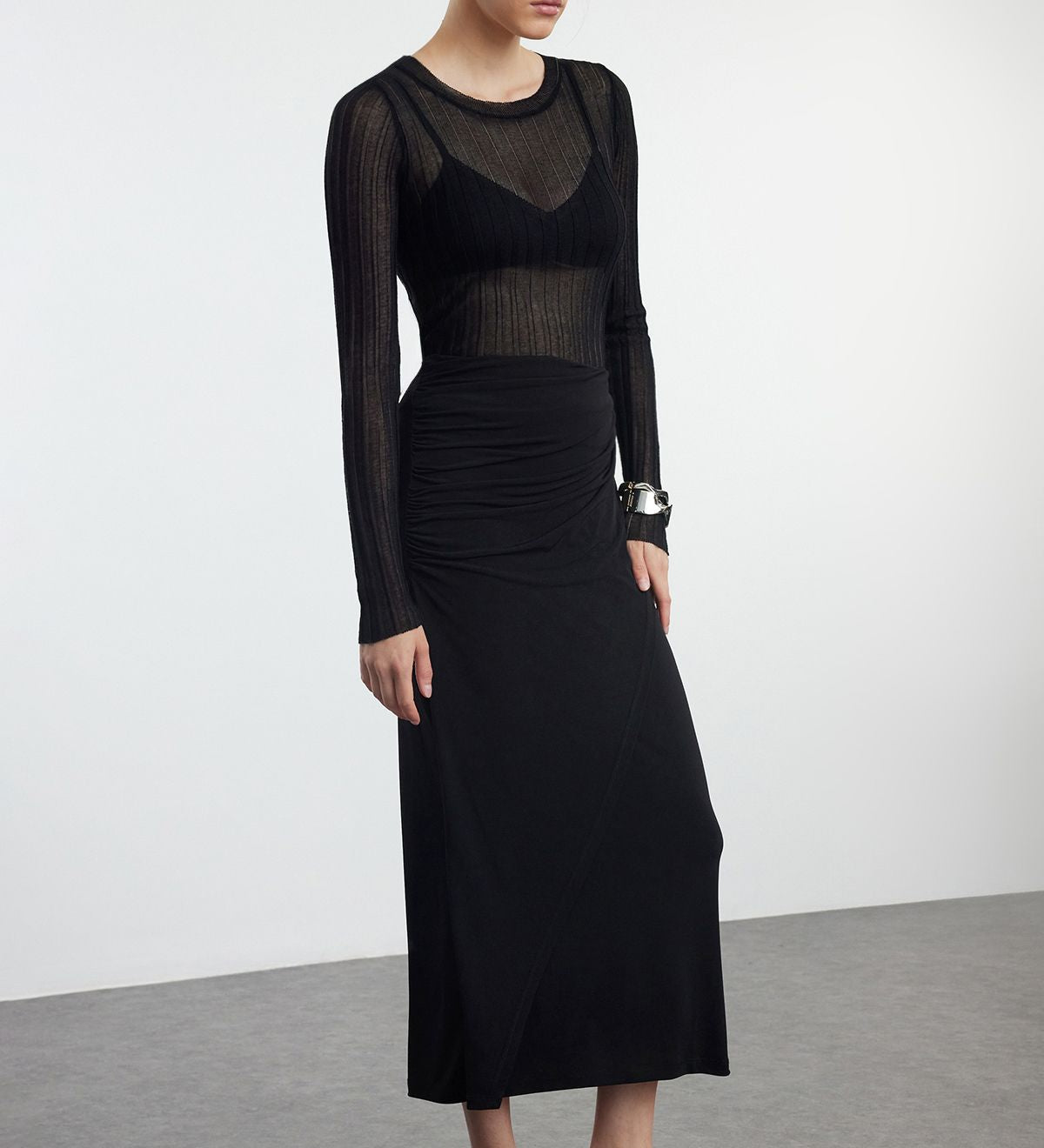             Black draped midi skirt
	•	Wrap-style black midi skirt for 
             women
	•	Elegant women’s midi skirt for 
              formal occasions
	•	Versatile black midi skirt for day 
              and night
	•	Timeless draped skirt outfits
	•	Black wrap midi skirt for fall and winter fashion
	•	Trendy black skirts for casual and formal wear