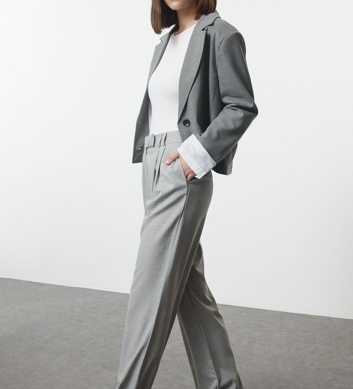 Women’s Light Grey Wide-Leg Trousers – Minimalist Tailored Pants for Office & Casual Chic