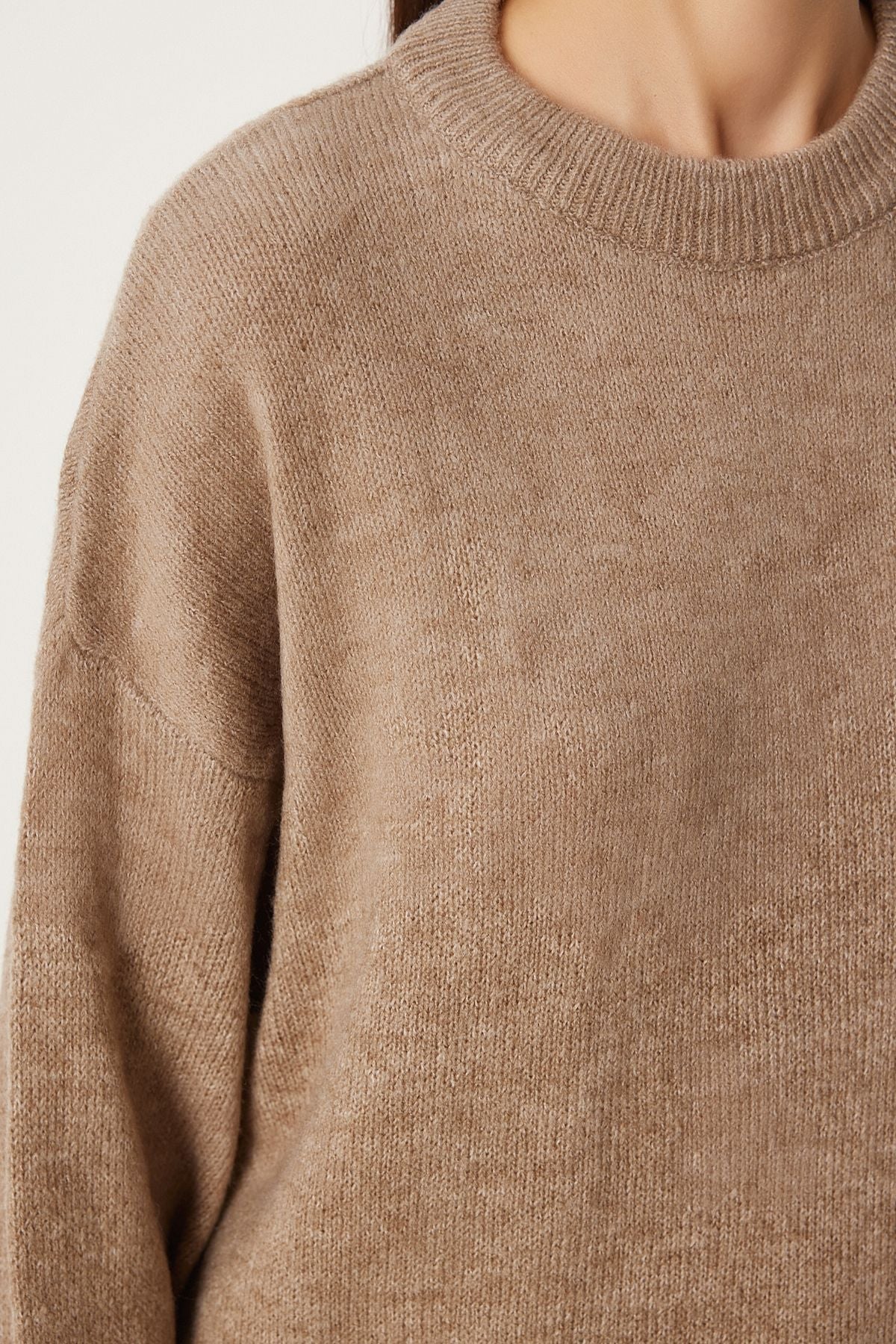 Oversized cashmere sweater
• Women’s cozy knit pullover
• Cashmere blend sweater
• Relaxed fit sweater
• Women’s neutral color sweater
• Casual chic sweater
• Soft cashmere knit top
• Warm winter pullover
• Women’s comfortable sweater
• Oversized women’s fashion