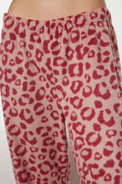 Women’s Red Leopard Print Fleece Pajama Set – Cozy Winter Lounge Wear
