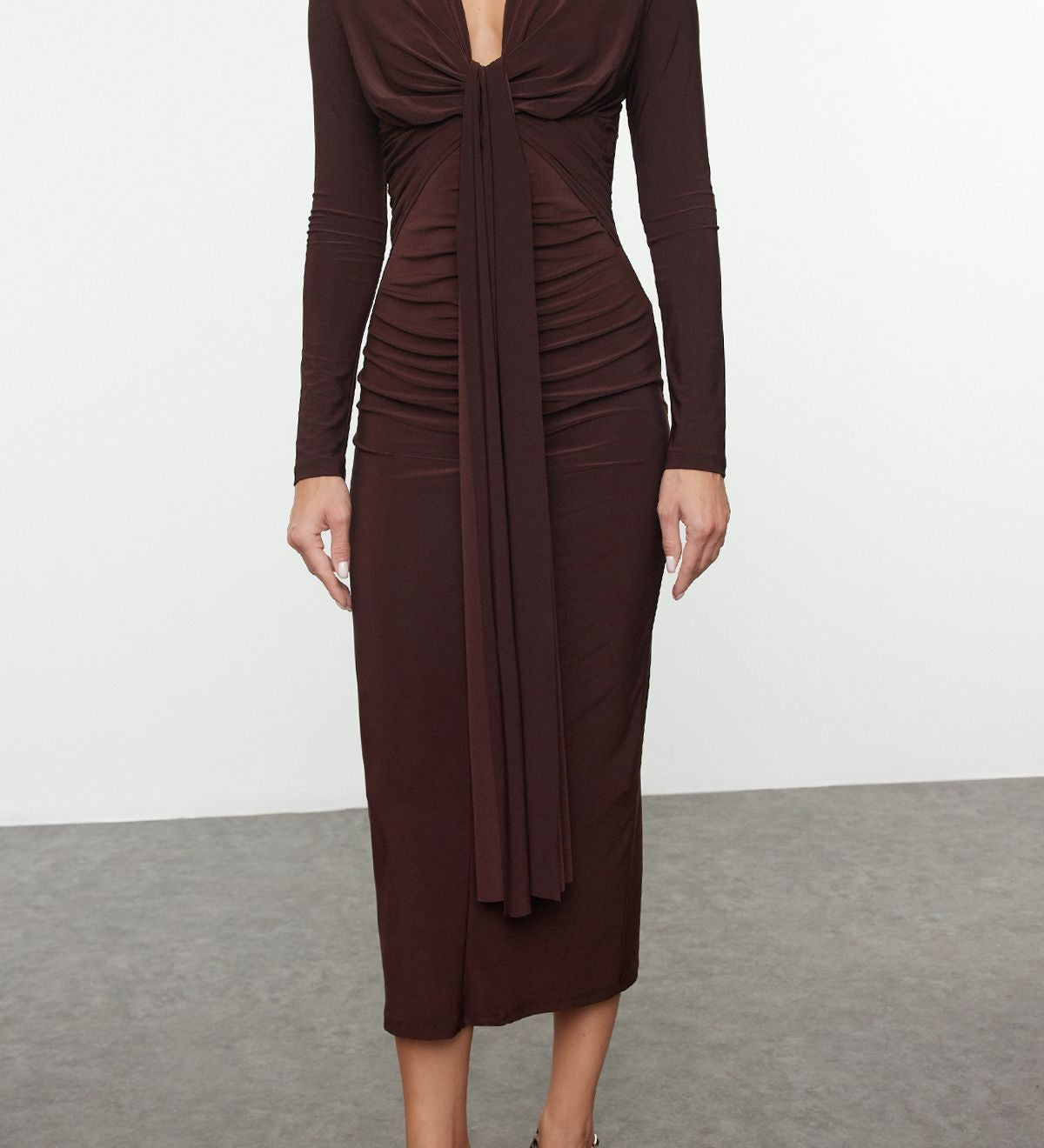 Women’s Long-Sleeve Draped Brown Midi Dress – Elegant Bodycon Fit