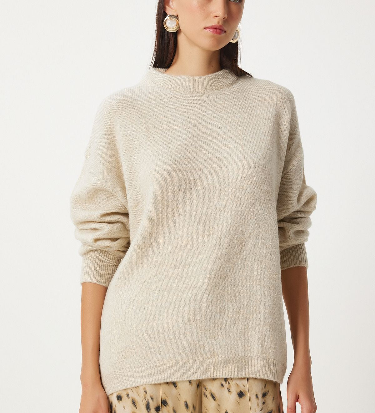  Oversized Beige Knit Sweater
• Women’s Soft Pullover Sweater
• Casual Beige Sweater
• Winter Knitwear for Women
• Cozy Women’s Sweater
• Neutral Knit Sweater
• Beige Pullover Sweater
• Warm Sweater for Women
• Soft Knit Sweater
• Women’s Casual Knit Top
