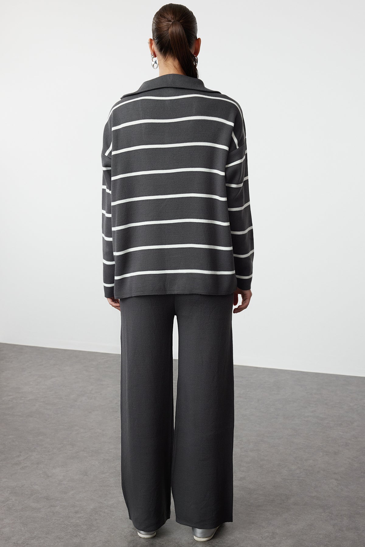 Women's Anthracite Oversized Zippered Knit Sweater & Pant Set