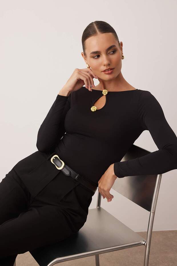 Burgundy Long Sleeve Top with Gold Button Keyhole Detail – AtikaStyle