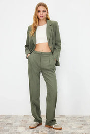 Chic olive green high-waist tailored pants with a straight-leg fit. Perfect for work, casual, or street-style outfits. Made in Turkey – AtikaStyle.
