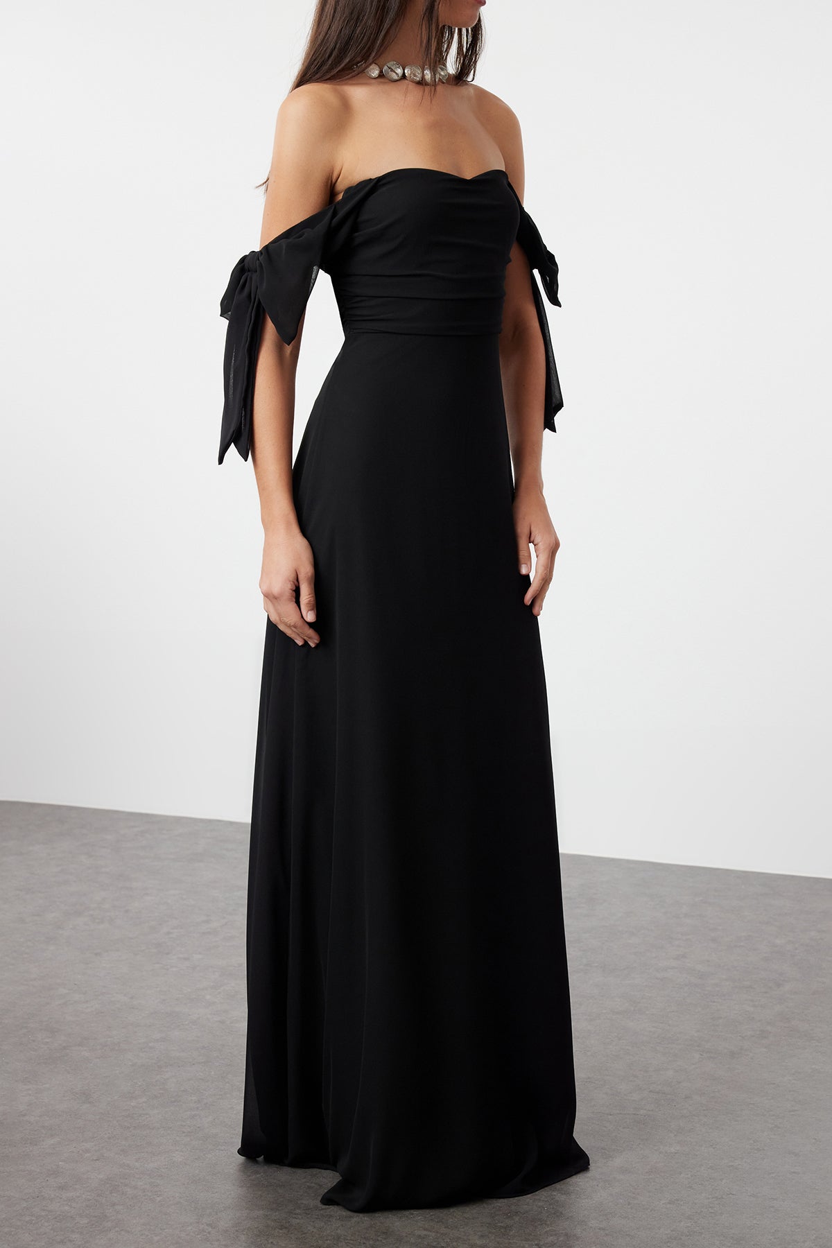 Elegant Black A-Line Chiffon Weave Carmen Neck Flowy Evening Graduation Dress