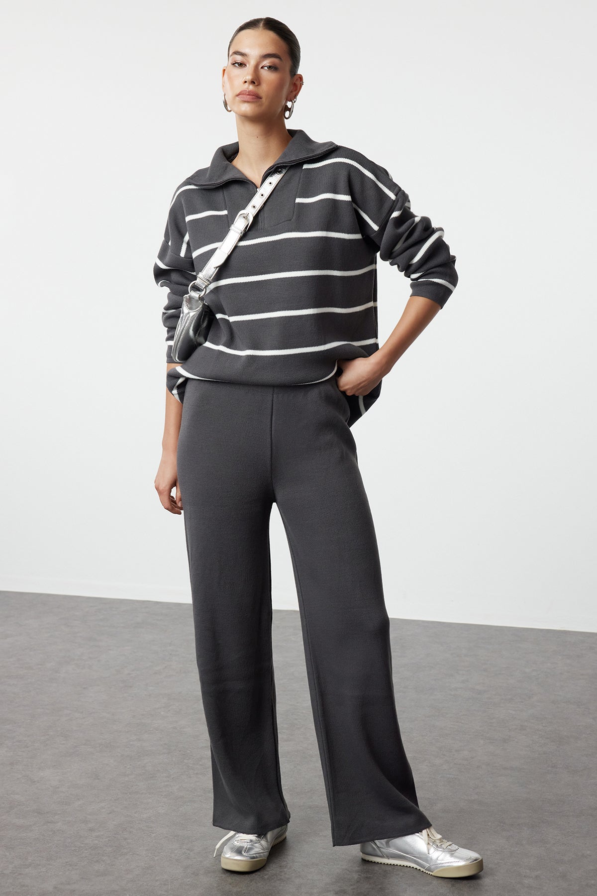  Wear together for a chic coordinated look, or style the pullover with denim and sneakers for an effortless everyday outfit.