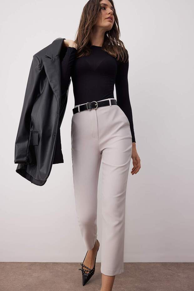 slim fit trousers, beige ankle pants women, tailored workwear pants, Atikastyle office wear, smart-casual beige trousers, high waist slim fit pants, neutral tailored trousers, women’s ankle-length pants