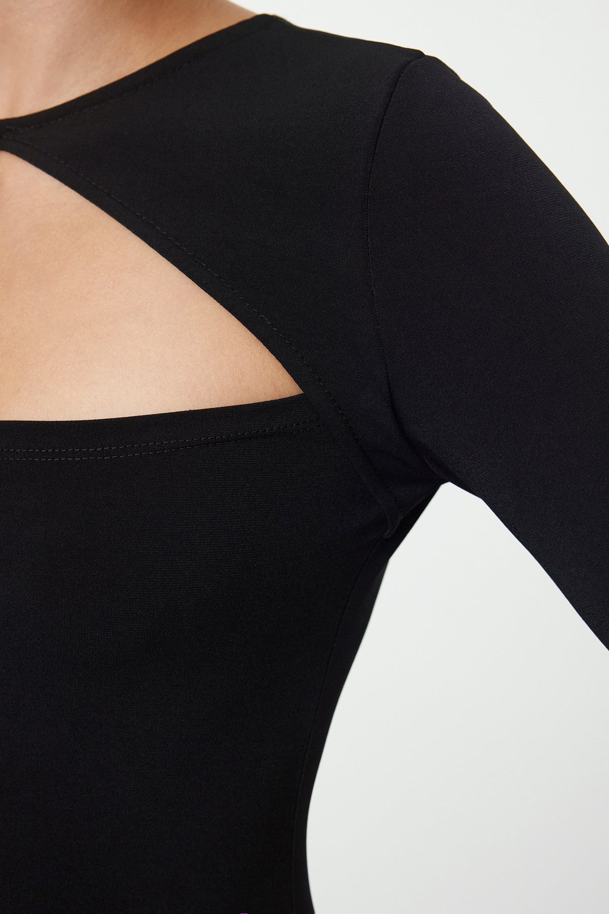 Elegant Black Cut-Out Knitted Maxi Dress for Chic Evening & Prom