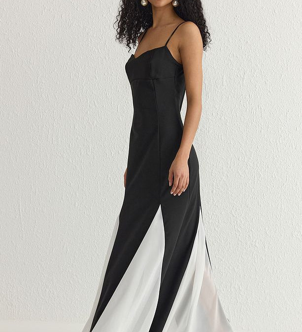 Shop Atikastyle’s Black & White Contrast Maxi Dress, an elegant evening gown designed for weddings, galas, and formal occasions. Sophisticated, timeless, and perfect for 2025 trends.