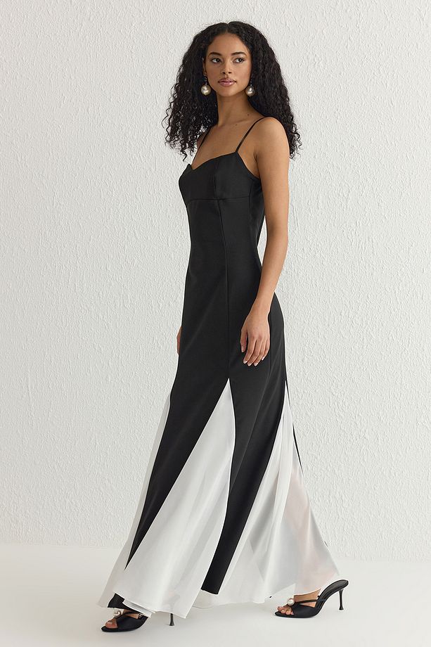 Shop Atikastyle’s Black & White Contrast Maxi Dress, an elegant evening gown designed for weddings, galas, and formal occasions. Sophisticated, timeless, and perfect for 2025 trends.
