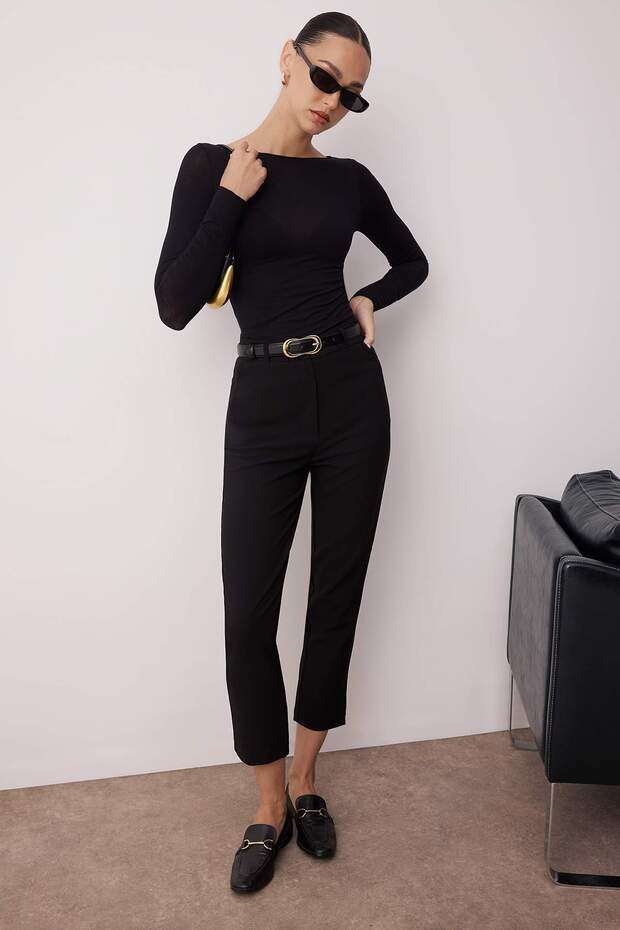 Women’s Slim-Fit Beige Tailored Trousers – High Waist Ankle Pants | Atikastyle