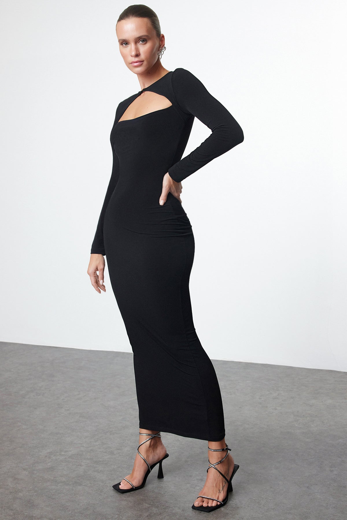 Elegant Black Cut-Out Knitted Maxi Dress for Chic Evening & Prom