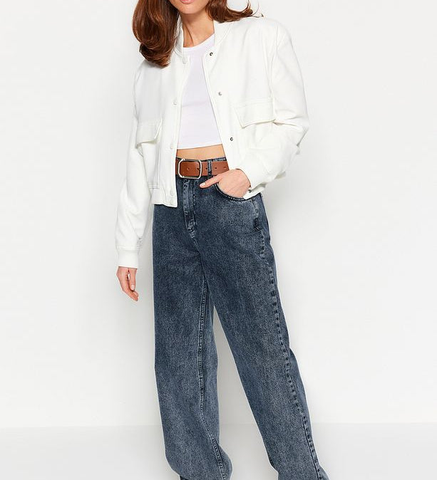 Shop the Women’s White Utility Bomber Jacket at AtikaStyle. Featuring oversized fit, front flap pockets, and modern minimalist design – the perfect layering jacket for casual chic outfits.
