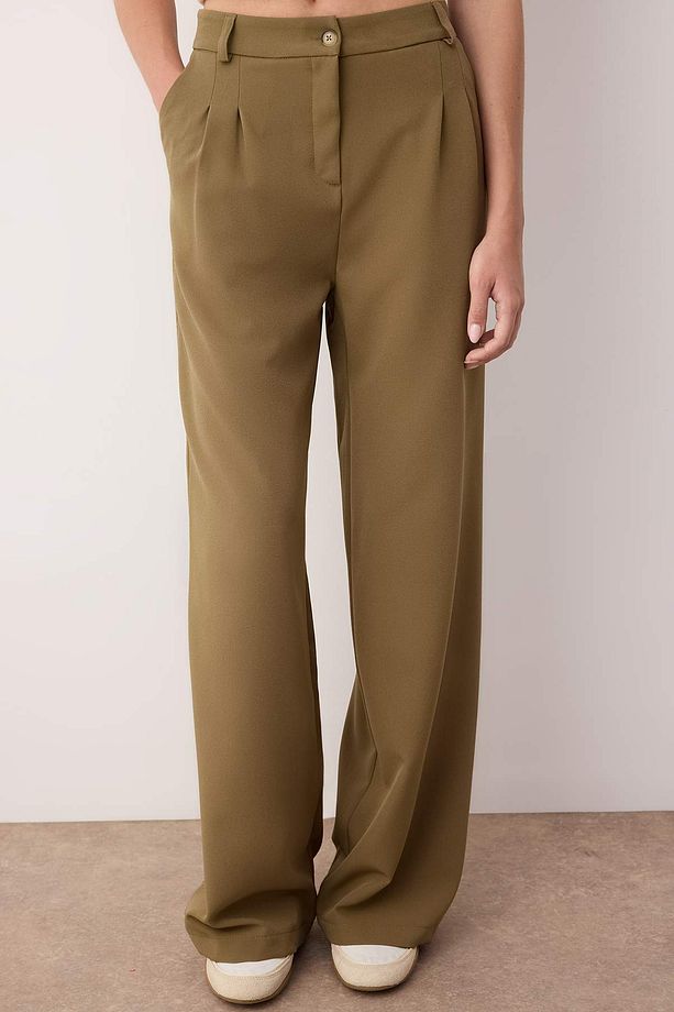 Women’s High-Waisted Beige Wide-Leg Trousers – Tailored Workwear Pants | Atikastyle