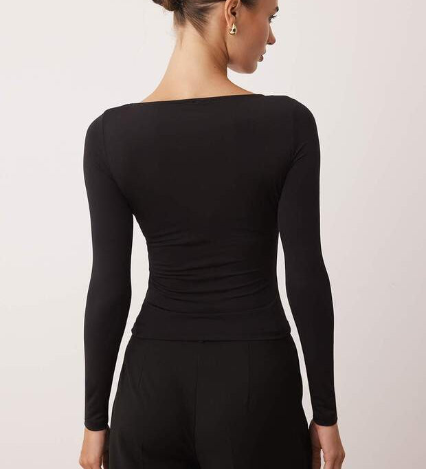 Burgundy Long Sleeve Top with Gold Button Keyhole Detail – AtikaStyle