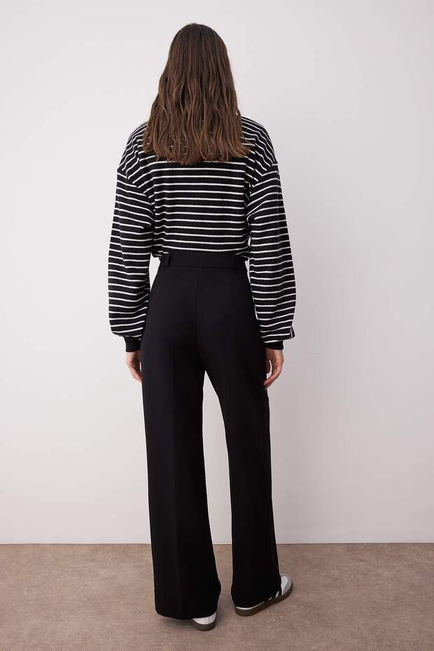 Women’s High-Waisted Beige Wide-Leg Trousers – Tailored Workwear Pants | Atikastyle