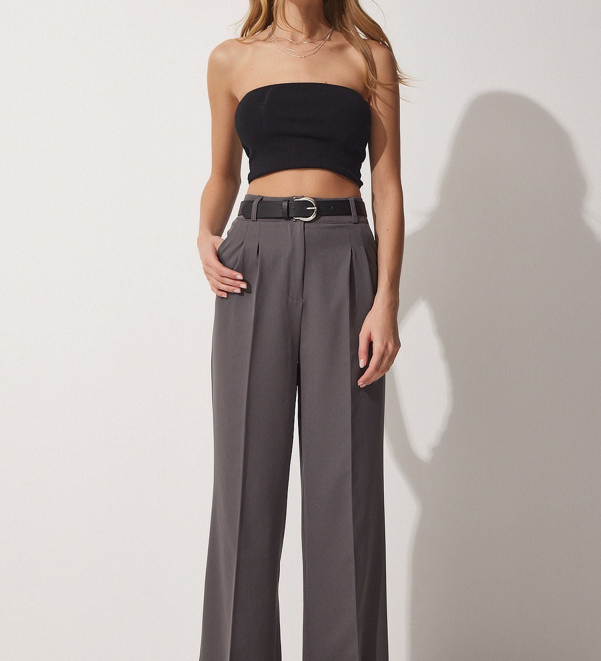 Upgrade your wardrobe with our high-waisted wide-leg pleated trousers for women. Perfect for both casual and formal wear, these stylish pants offer a chic and comfortable fit. Shop now for versatile women’s trousers. 

High-waisted trousers, wide-leg pants, women’s fashion, pleated trousers, office wear, casual chic, versatile pants, comfortable women’s trousers.
Discover our high-waisted wide-leg pleated trousers for women. Perfect for any