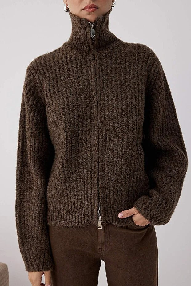 Oversize brown zip sweater with drop shoulder — AtikaStyle