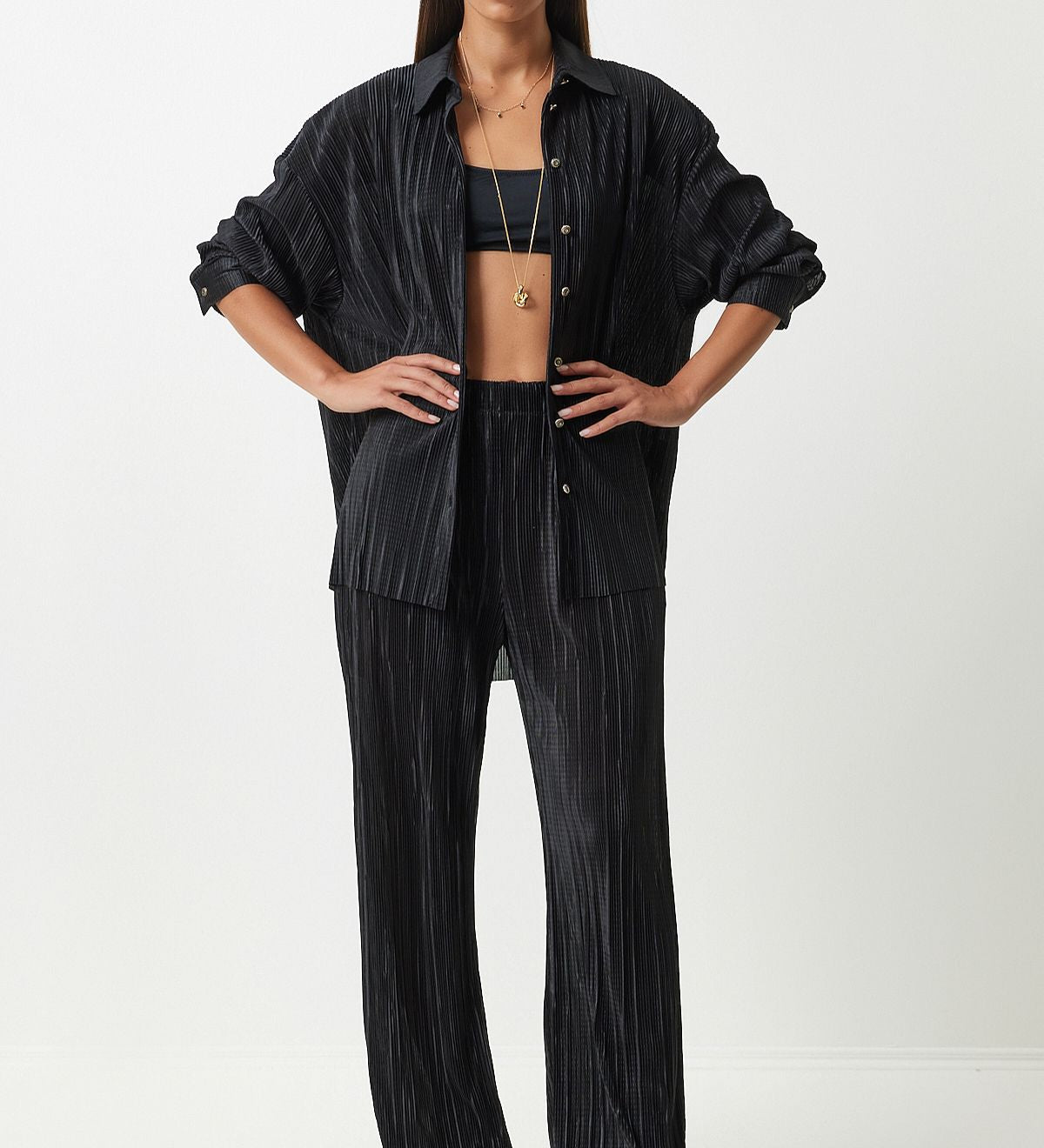 
Discover our Chic Black Oversized Button-Up Shirt and Wide-Leg Trousers Set. Perfect for a modern, effortless look, this versatile ensemble is ideal for both casual outings and relaxed lounge wear. Shop now at atikastyle for stylish and comfortable fashion 

	•	Black oversized shirt set
	•	Button-up shirt and trousers
	•	Wide-leg trousers set
	•	Women’s casual wear
	•	Chic black outfit
	•	Relaxed fit shirt
	•	Stylish loungewear
	•	Modern casual fashion
	•	Comfortable women’s set
	•	Bl