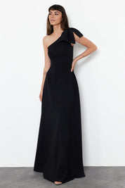 ONYX ONE-SHOULDER GOWN