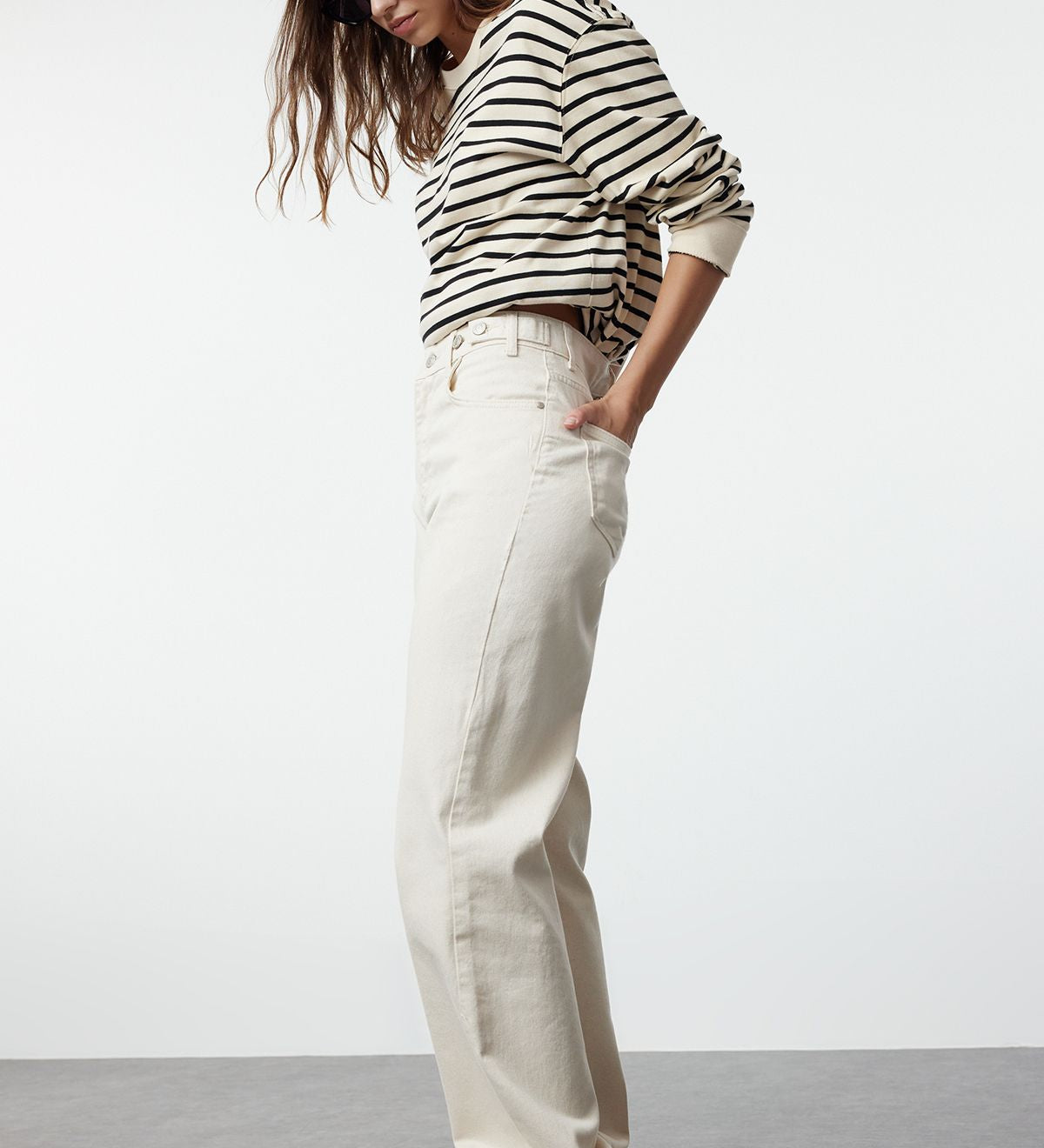 
Discover our Stylish High-Waisted Cream Wide-Leg Jeans, perfect for creating chic and versatile outfits. These trendy jeans feature a high-waisted design and a relaxed wide-leg fit, crafted from high-quality denim for comfort and durability. Shop now for fashionable women’s denim!