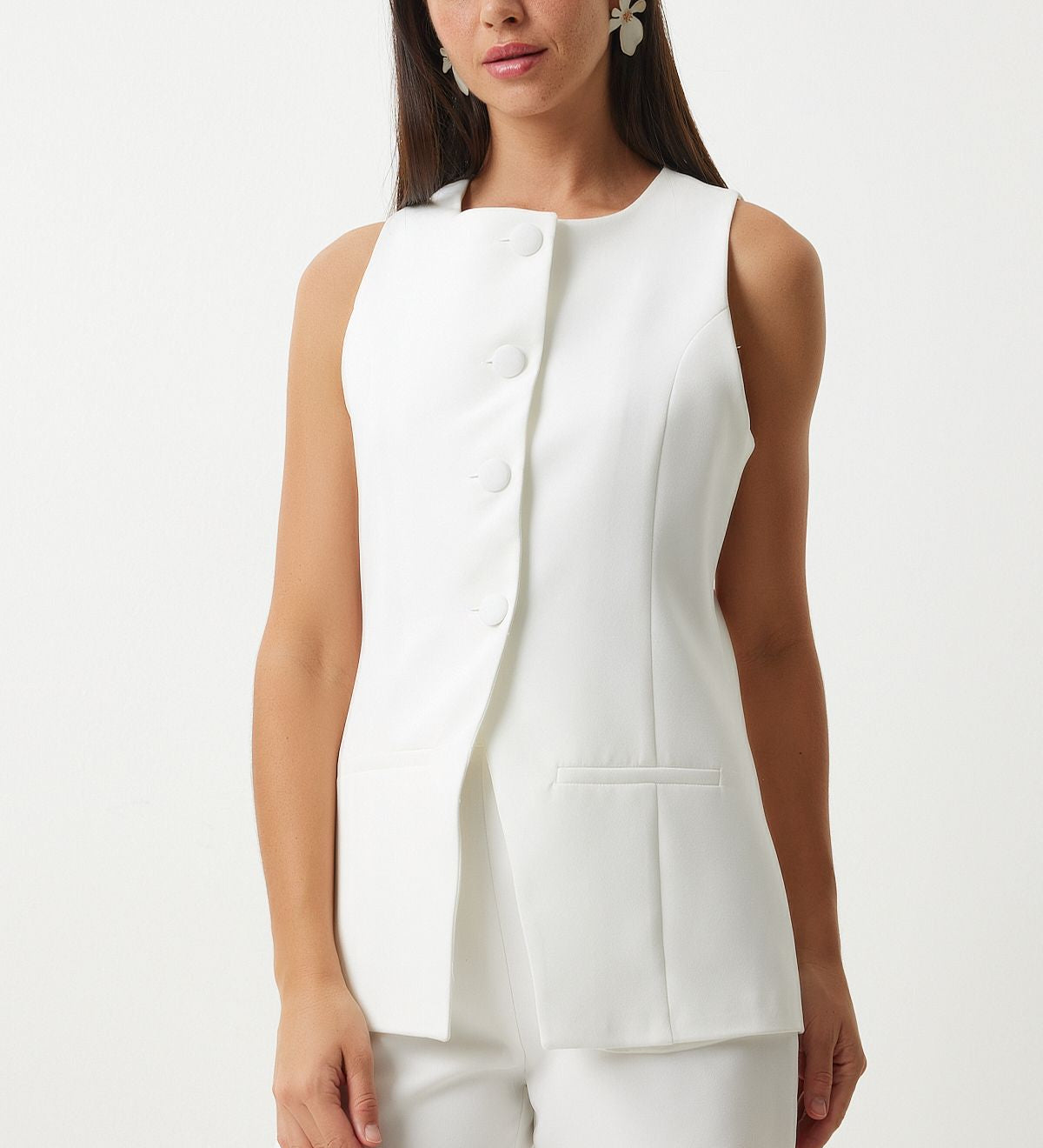 Elegant Button-Up Sleeveless Blazer Suit Set