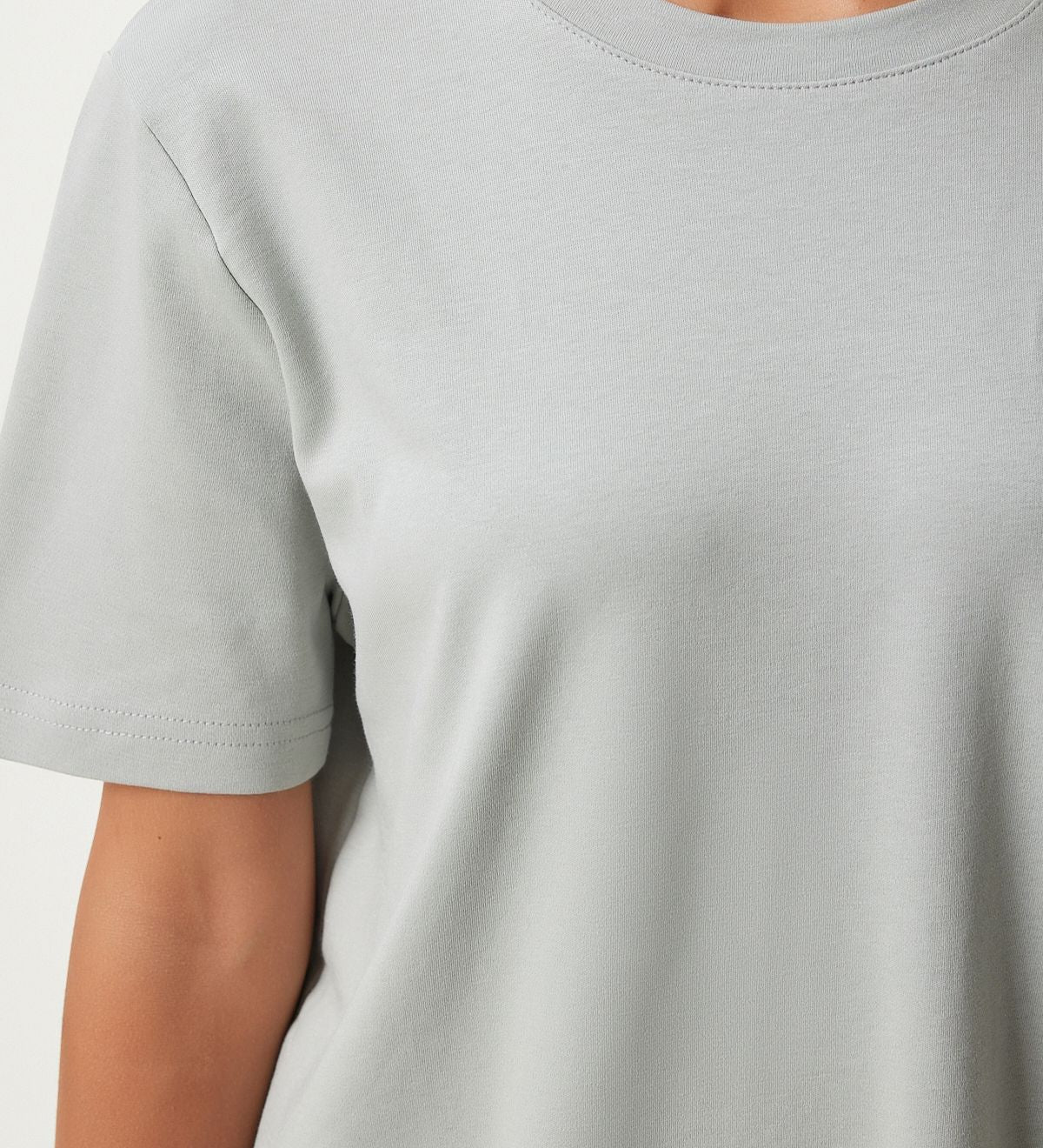 Gray loungewear set
• Women’s casual loungewear
• Relaxed-fit T-shirt and pants
• Comfortable lounge set
• Minimalist gray outfit
• Soft cotton blend loungewear
• Versatile casual wear
• Stylish home wear
• Wide-leg pants set